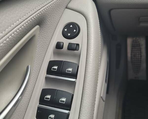 Серый БМВ 5 Серия, объемом двигателя 4.4 л и пробегом 211 тыс. км за 13400 $, фото 36 на Automoto.ua