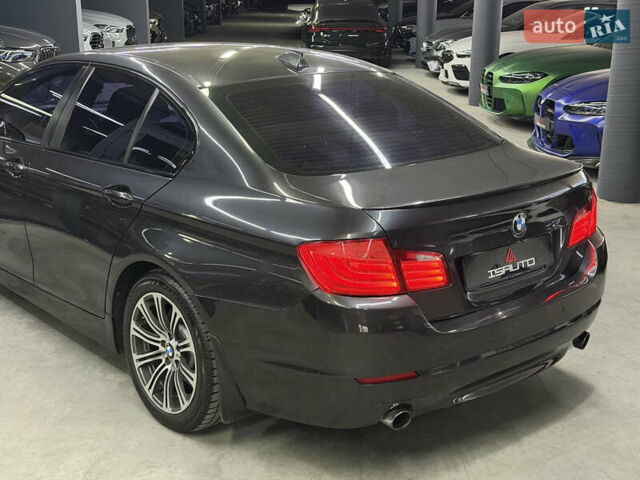 Серый БМВ 5 Серия, объемом двигателя 2.98 л и пробегом 218 тыс. км за 15900 $, фото 11 на Automoto.ua