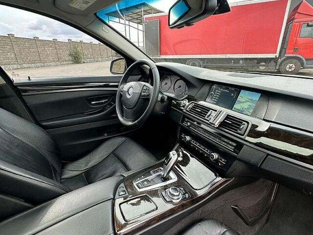 Серый БМВ 5 Серия, объемом двигателя 2 л и пробегом 280 тыс. км за 13000 $, фото 5 на Automoto.ua