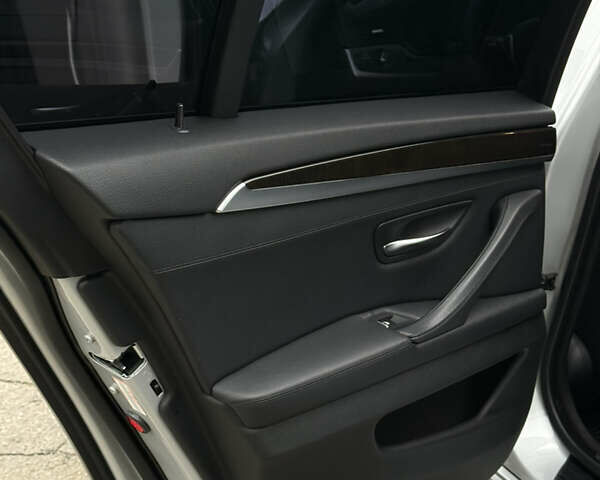 Серый БМВ 5 Серия, объемом двигателя 2.98 л и пробегом 256 тыс. км за 13999 $, фото 8 на Automoto.ua