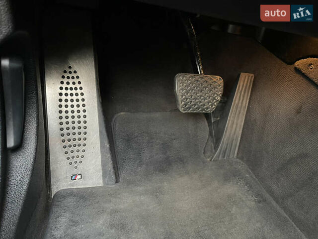 Серый БМВ 5 Серия, объемом двигателя 3 л и пробегом 186 тыс. км за 19900 $, фото 20 на Automoto.ua