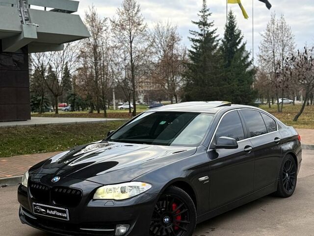 Серый БМВ 5 Серия, объемом двигателя 3 л и пробегом 210 тыс. км за 14600 $, фото 1 на Automoto.ua