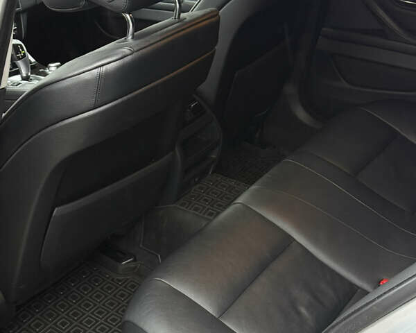 Серый БМВ 5 Серия, объемом двигателя 2.98 л и пробегом 256 тыс. км за 13999 $, фото 9 на Automoto.ua