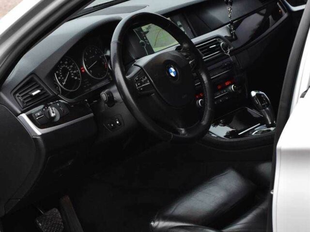 Серый БМВ 5 Серия, объемом двигателя 3 л и пробегом 250 тыс. км за 12499 $, фото 6 на Automoto.ua