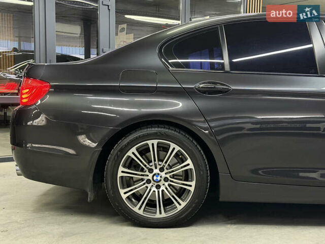 Серый БМВ 5 Серия, объемом двигателя 2.98 л и пробегом 218 тыс. км за 15900 $, фото 17 на Automoto.ua