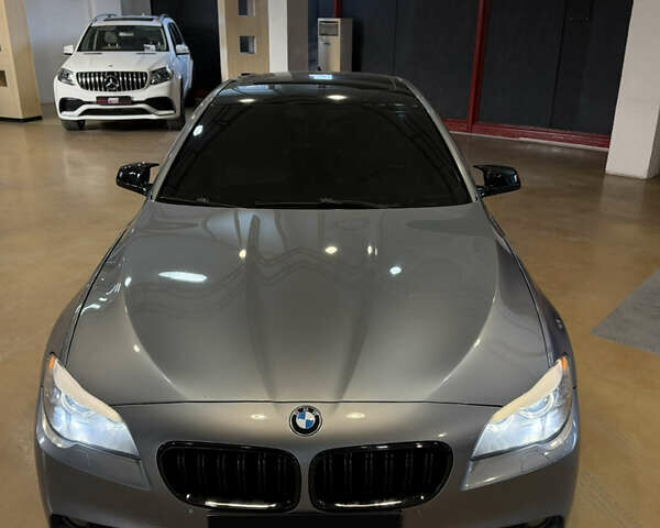 Серый БМВ 5 Серия, объемом двигателя 2.98 л и пробегом 182 тыс. км за 14000 $, фото 3 на Automoto.ua