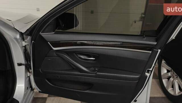 Серый БМВ 5 Серия, объемом двигателя 3 л и пробегом 250 тыс. км за 12500 $, фото 14 на Automoto.ua