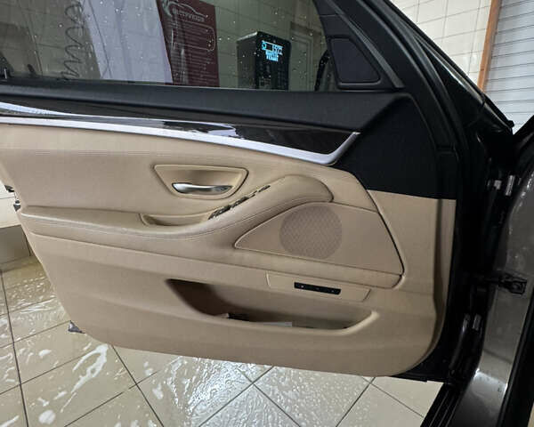 БМВ 5 Серия 2012 в Жовкве на Automoto.ua Серый БМВ 5 Серия, объемом двигателя 2 л и пробегом 274 тыс. км за 13500 $, фото 33 на Automoto.ua