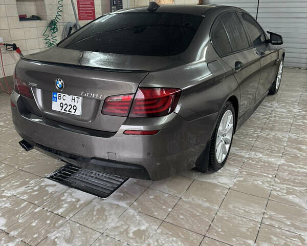 БМВ 5 Серия 2012 в Жовкве на Automoto.ua Серый БМВ 5 Серия, объемом двигателя 2 л и пробегом 274 тыс. км за 13500 $, фото 18 на Automoto.ua