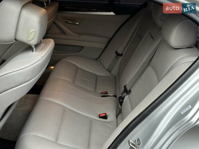 БМВ 5 Серия 2012 в Сваляве на Automoto.ua Серый БМВ 5 Серия, объемом двигателя 2 л и пробегом 220 тыс. км за 11500 $, фото 33 на Automoto.ua