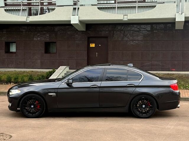 Серый БМВ 5 Серия, объемом двигателя 3 л и пробегом 210 тыс. км за 14600 $, фото 7 на Automoto.ua