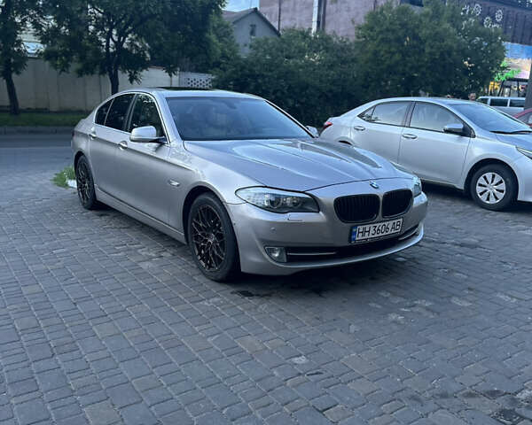 Сірий БМВ 5 Серія, об'ємом двигуна 2 л та пробігом 250 тис. км за 11800 $, фото 1 на Automoto.ua