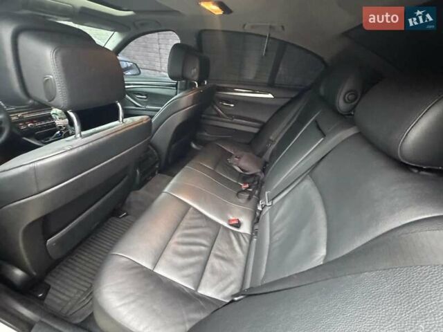 Серый БМВ 5 Серия, объемом двигателя 3 л и пробегом 260 тыс. км за 13500 $, фото 11 на Automoto.ua