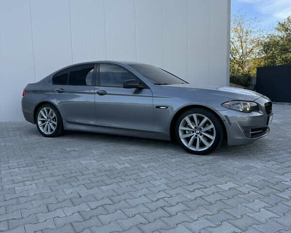 Сірий БМВ 5 Серія, об'ємом двигуна 2 л та пробігом 266 тис. км за 13500 $, фото 4 на Automoto.ua