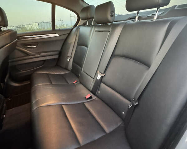 Сірий БМВ 5 Серія, об'ємом двигуна 2 л та пробігом 300 тис. км за 15700 $, фото 9 на Automoto.ua