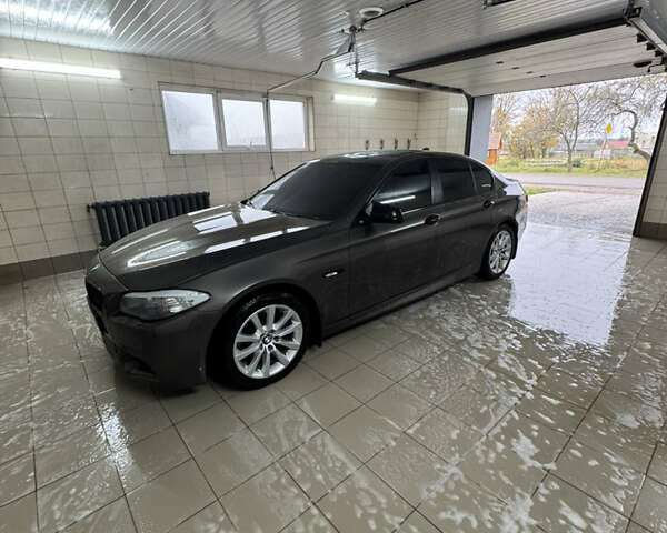 БМВ 5 Серия 2012 в Жовкве на Automoto.ua Серый БМВ 5 Серия, объемом двигателя 2 л и пробегом 274 тыс. км за 13500 $, фото 14 на Automoto.ua