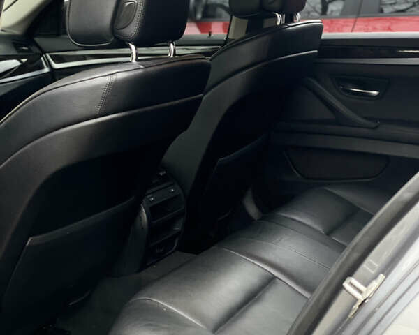 Серый БМВ 5 Серия, объемом двигателя 3 л и пробегом 262 тыс. км за 11999 $, фото 15 на Automoto.ua