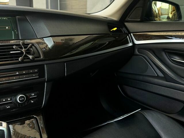 Сірий БМВ 5 Серія, об'ємом двигуна 2 л та пробігом 295 тис. км за 10999 $, фото 11 на Automoto.ua