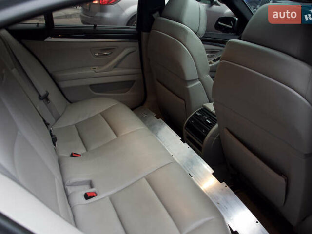 Серый БМВ 5 Серия, объемом двигателя 2 л и пробегом 186 тыс. км за 15000 $, фото 14 на Automoto.ua