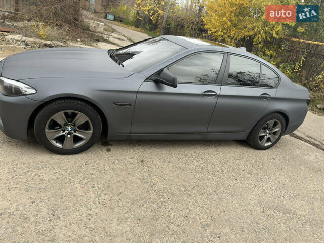 Серый БМВ 5 Серия, объемом двигателя 2 л и пробегом 218 тыс. км за 13500 $, фото 7 на Automoto.ua