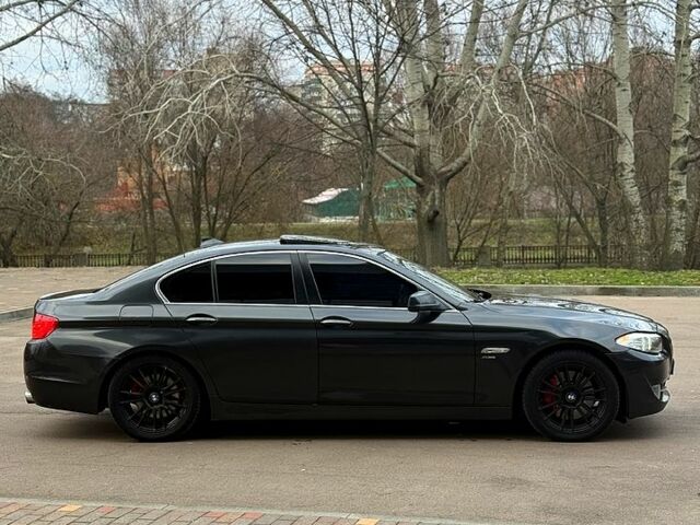 Серый БМВ 5 Серия, объемом двигателя 3 л и пробегом 210 тыс. км за 14600 $, фото 6 на Automoto.ua