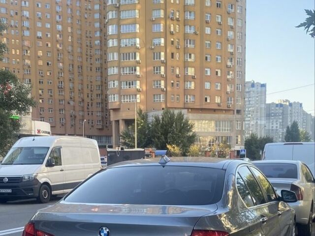 Серый БМВ 5 Серия, объемом двигателя 3 л и пробегом 139 тыс. км за 13800 $, фото 1 на Automoto.ua