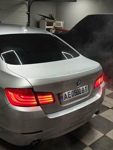 Серый БМВ 5 Серия, объемом двигателя 3 л и пробегом 250 тыс. км за 12500 $, фото 3 на Automoto.ua