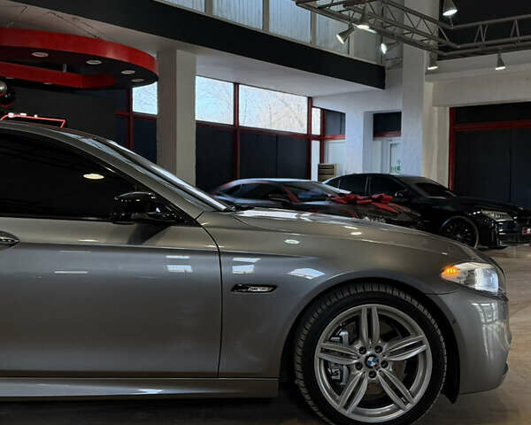 Серый БМВ 5 Серия, объемом двигателя 2.98 л и пробегом 182 тыс. км за 14000 $, фото 13 на Automoto.ua