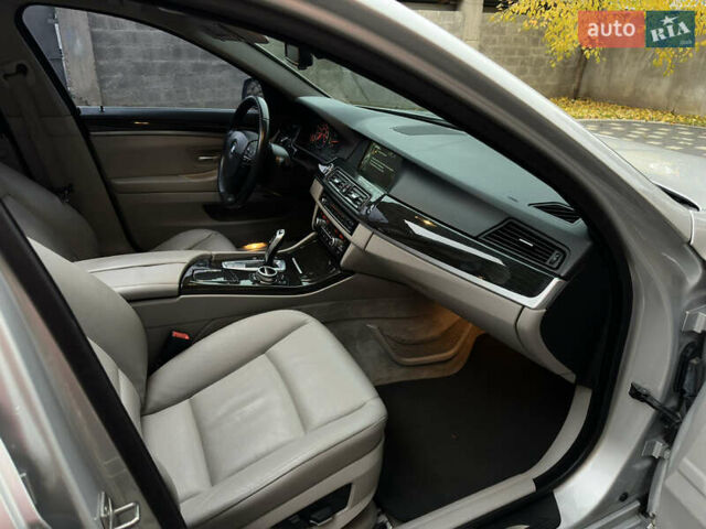 БМВ 5 Серия 2012 в Сваляве на Automoto.ua Серый БМВ 5 Серия, объемом двигателя 2 л и пробегом 220 тыс. км за 11500 $, фото 14 на Automoto.ua