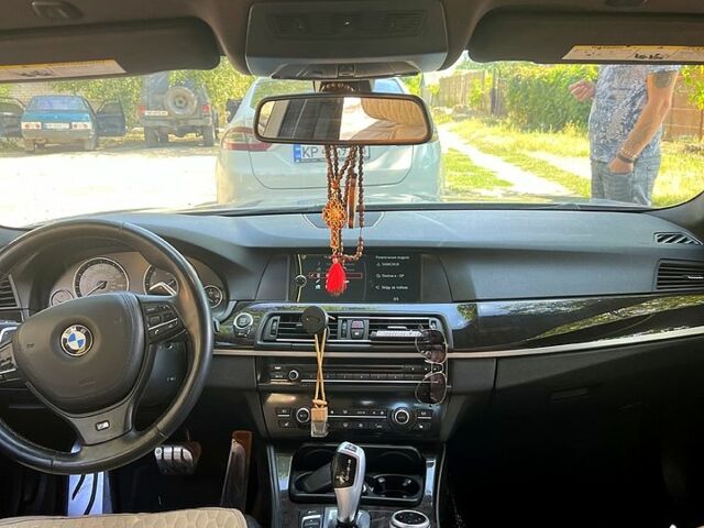 Серый БМВ 5 Серия, объемом двигателя 3 л и пробегом 307 тыс. км за 19500 $, фото 6 на Automoto.ua