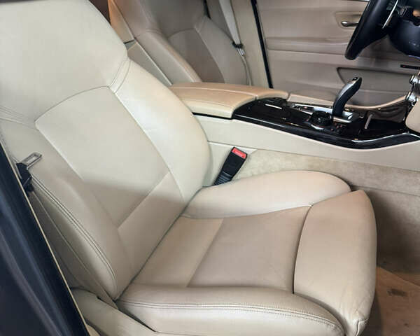 БМВ 5 Серия 2012 в Жовкве на Automoto.ua Серый БМВ 5 Серия, объемом двигателя 2 л и пробегом 274 тыс. км за 13500 $, фото 29 на Automoto.ua