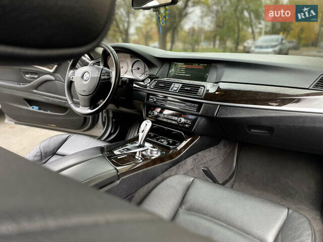 Серый БМВ 5 Серия, объемом двигателя 3 л и пробегом 262 тыс. км за 11999 $, фото 16 на Automoto.ua
