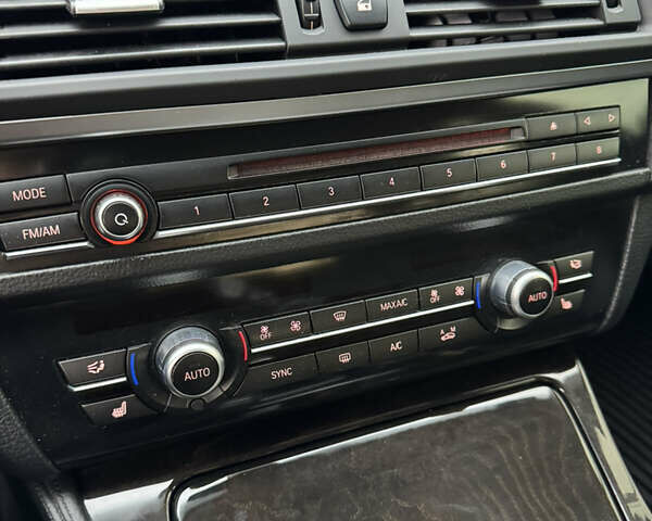 Серый БМВ 5 Серия, объемом двигателя 2.98 л и пробегом 196 тыс. км за 15300 $, фото 12 на Automoto.ua