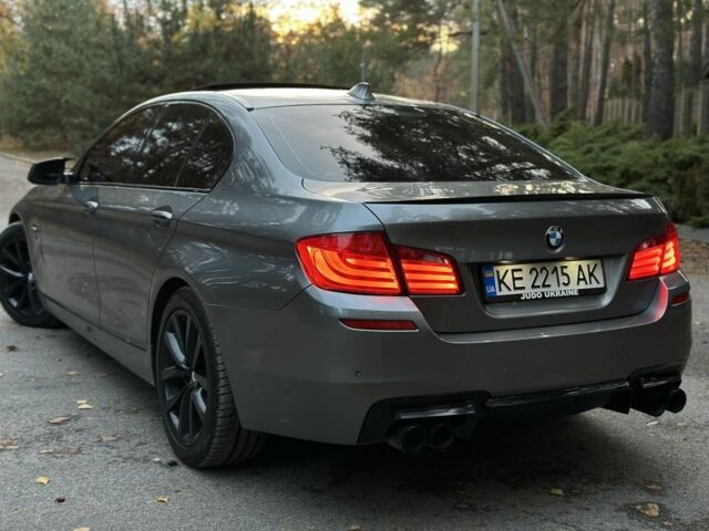 БМВ 5 Серия 2013 в Синельниковом на Automoto.ua Серый БМВ 5 Серия, объемом двигателя 3 л и пробегом 237 тыс. км за 13700 $, фото 9 на Automoto.ua