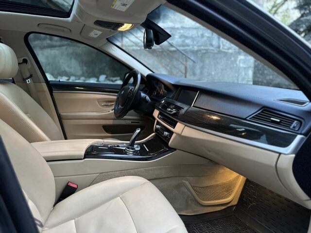 Серый БМВ 5 Серия, объемом двигателя 3 л и пробегом 189 тыс. км за 19500 $, фото 16 на Automoto.ua