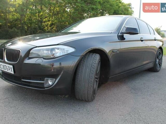 Серый БМВ 5 Серия, объемом двигателя 2 л и пробегом 175 тыс. км за 13350 $, фото 8 на Automoto.ua