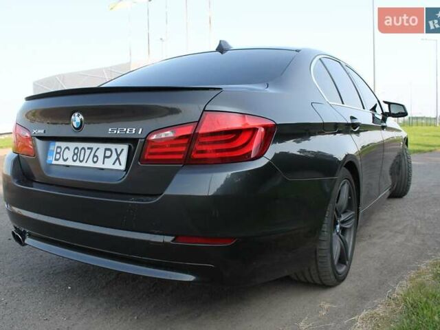 Серый БМВ 5 Серия, объемом двигателя 2 л и пробегом 175 тыс. км за 13350 $, фото 3 на Automoto.ua