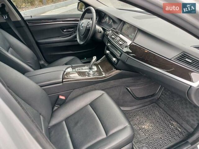 Серый БМВ 5 Серия, объемом двигателя 3 л и пробегом 161 тыс. км за 19900 $, фото 15 на Automoto.ua