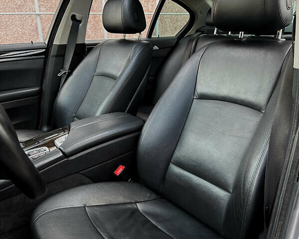 Сірий БМВ 5 Серія, об'ємом двигуна 2.99 л та пробігом 244 тис. км за 18000 $, фото 44 на Automoto.ua