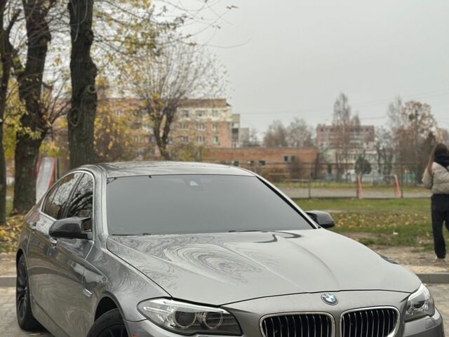Серый БМВ 5 Серия, объемом двигателя 2 л и пробегом 253 тыс. км за 12500 $, фото 2 на Automoto.ua