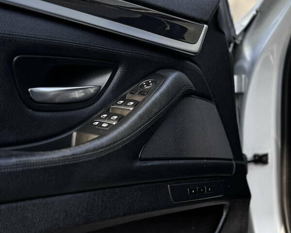 Сірий БМВ 5 Серія, об'ємом двигуна 3 л та пробігом 270 тис. км за 19800 $, фото 12 на Automoto.ua