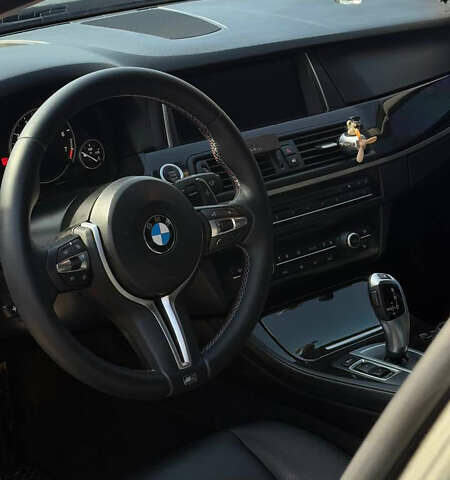 Серый БМВ 5 Серия, объемом двигателя 2 л и пробегом 217 тыс. км за 15500 $, фото 3 на Automoto.ua