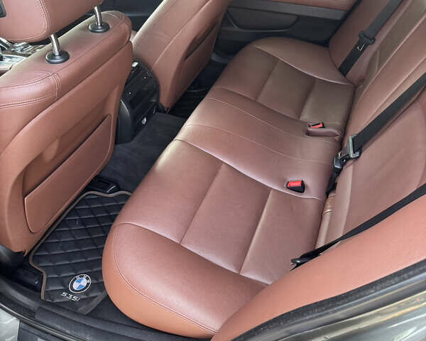 Сірий БМВ 5 Серія, об'ємом двигуна 2.98 л та пробігом 206 тис. км за 14400 $, фото 10 на Automoto.ua