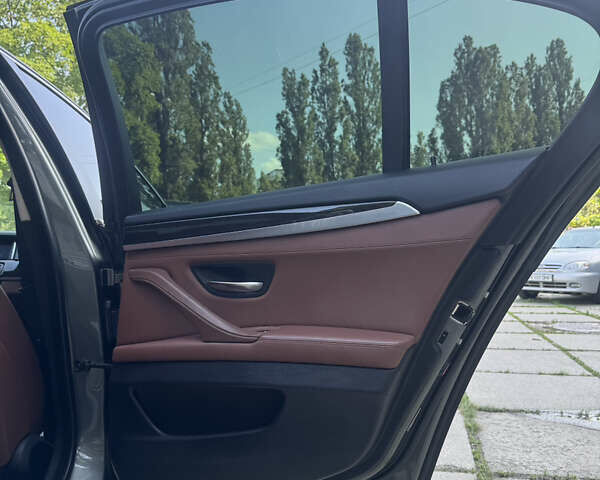 Сірий БМВ 5 Серія, об'ємом двигуна 2.98 л та пробігом 206 тис. км за 14400 $, фото 6 на Automoto.ua