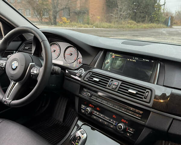 Серый БМВ 5 Серия, объемом двигателя 2.98 л и пробегом 196 тыс. км за 15300 $, фото 9 на Automoto.ua