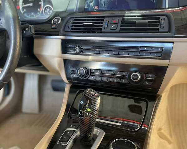 Серый БМВ 5 Серия, объемом двигателя 2.99 л и пробегом 172 тыс. км за 23000 $, фото 35 на Automoto.ua