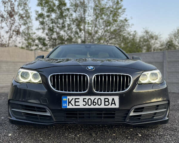 Серый БМВ 5 Серия, объемом двигателя 2.99 л и пробегом 172 тыс. км за 23000 $, фото 1 на Automoto.ua