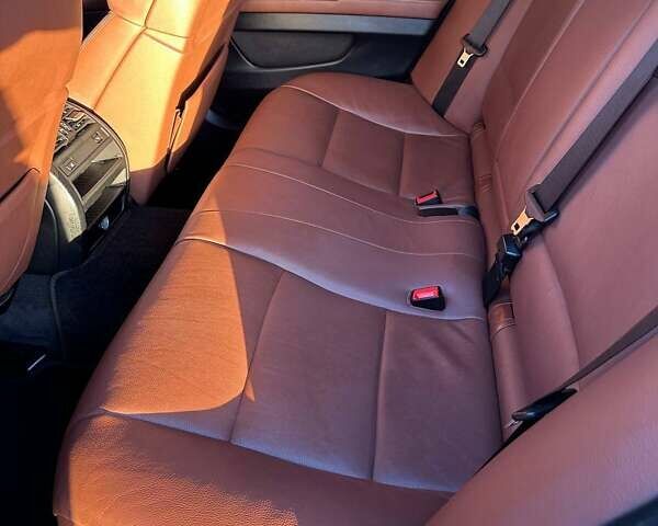 Серый БМВ 5 Серия, объемом двигателя 2.99 л и пробегом 175 тыс. км за 20500 $, фото 21 на Automoto.ua