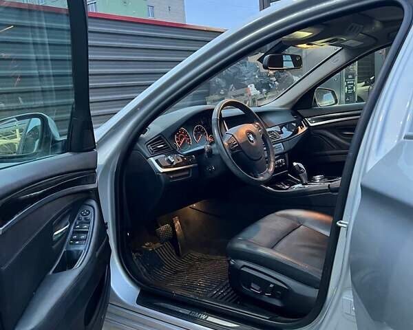 Сірий БМВ 5 Серія, об'ємом двигуна 2 л та пробігом 141 тис. км за 13400 $, фото 4 на Automoto.ua