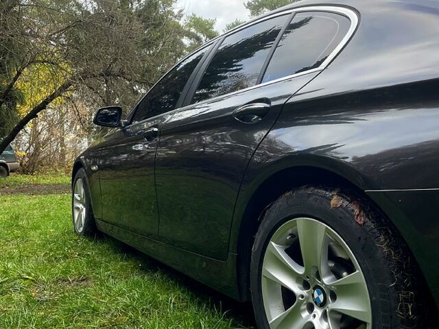 Серый БМВ 5 Серия, объемом двигателя 2 л и пробегом 270 тыс. км за 13300 $, фото 5 на Automoto.ua